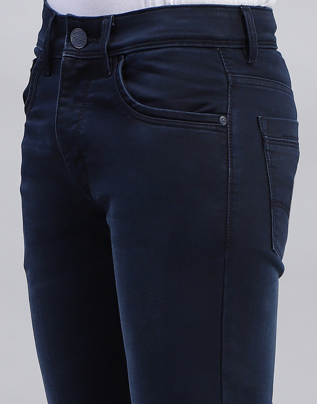 Men Blue Light Wash Narrow Fit Denim