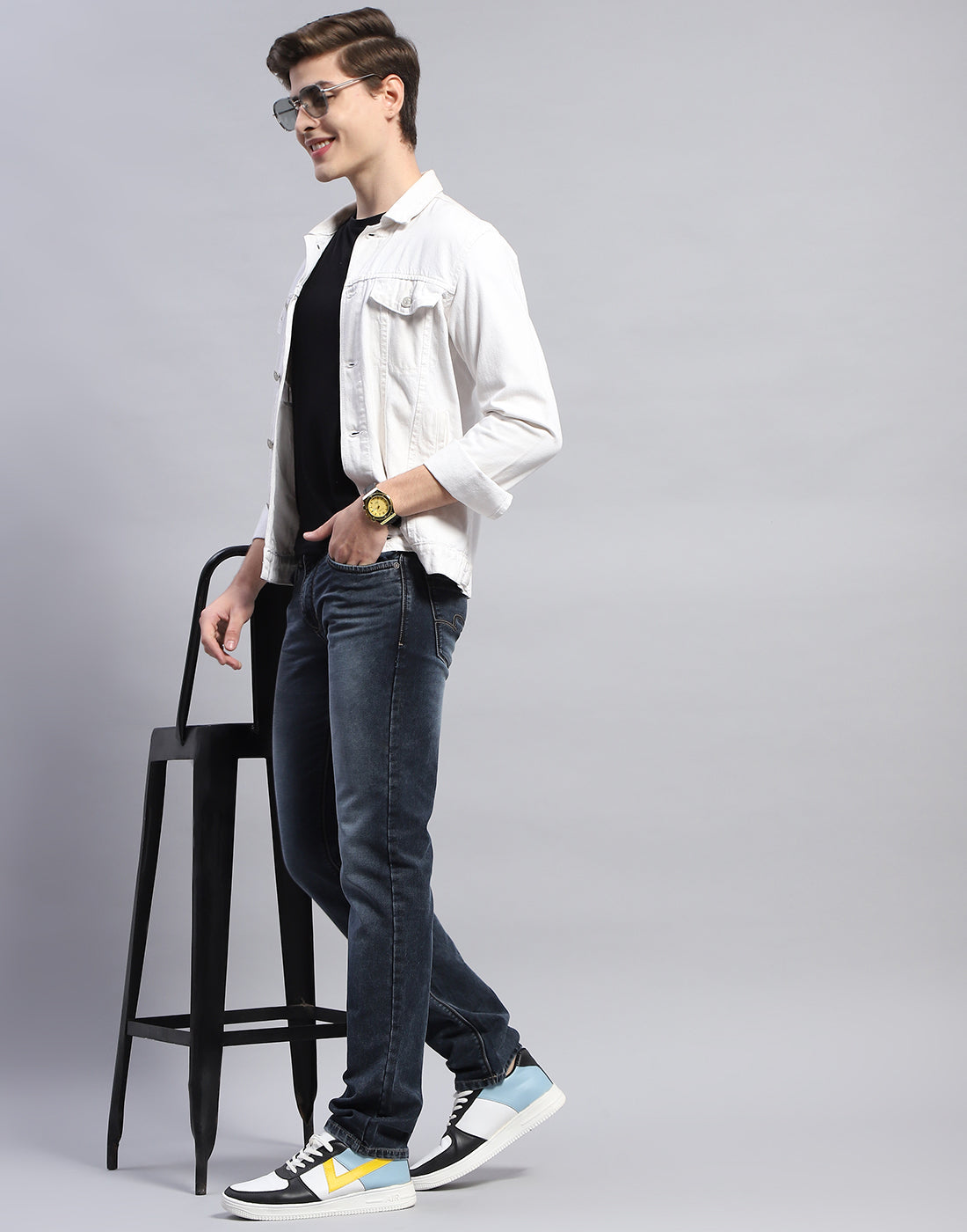 Men Blue Light Wash Narrow Fit Denim