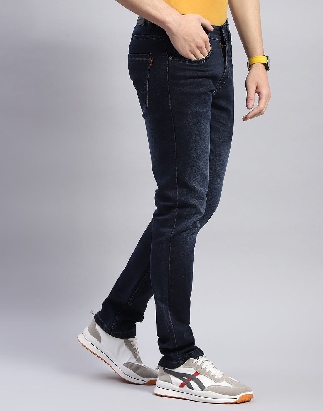 Men Blue Light Wash Narrow Fit Denim