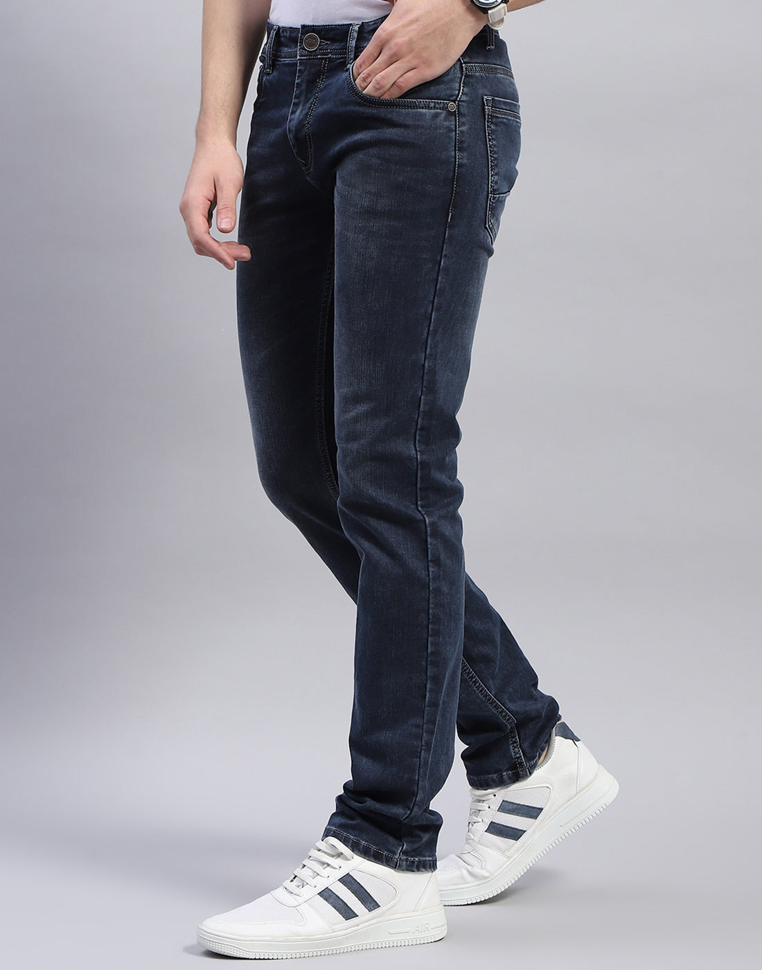 Men Blue Light Wash Narrow Fit Denim