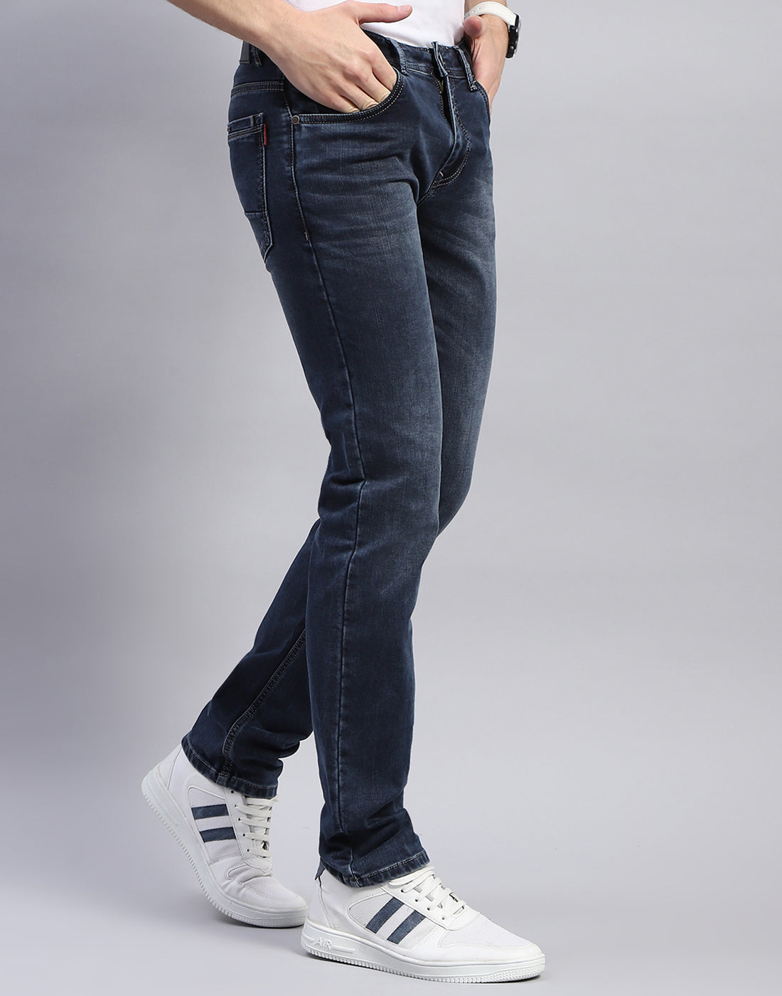 Men Blue Light Wash Narrow Fit Denim