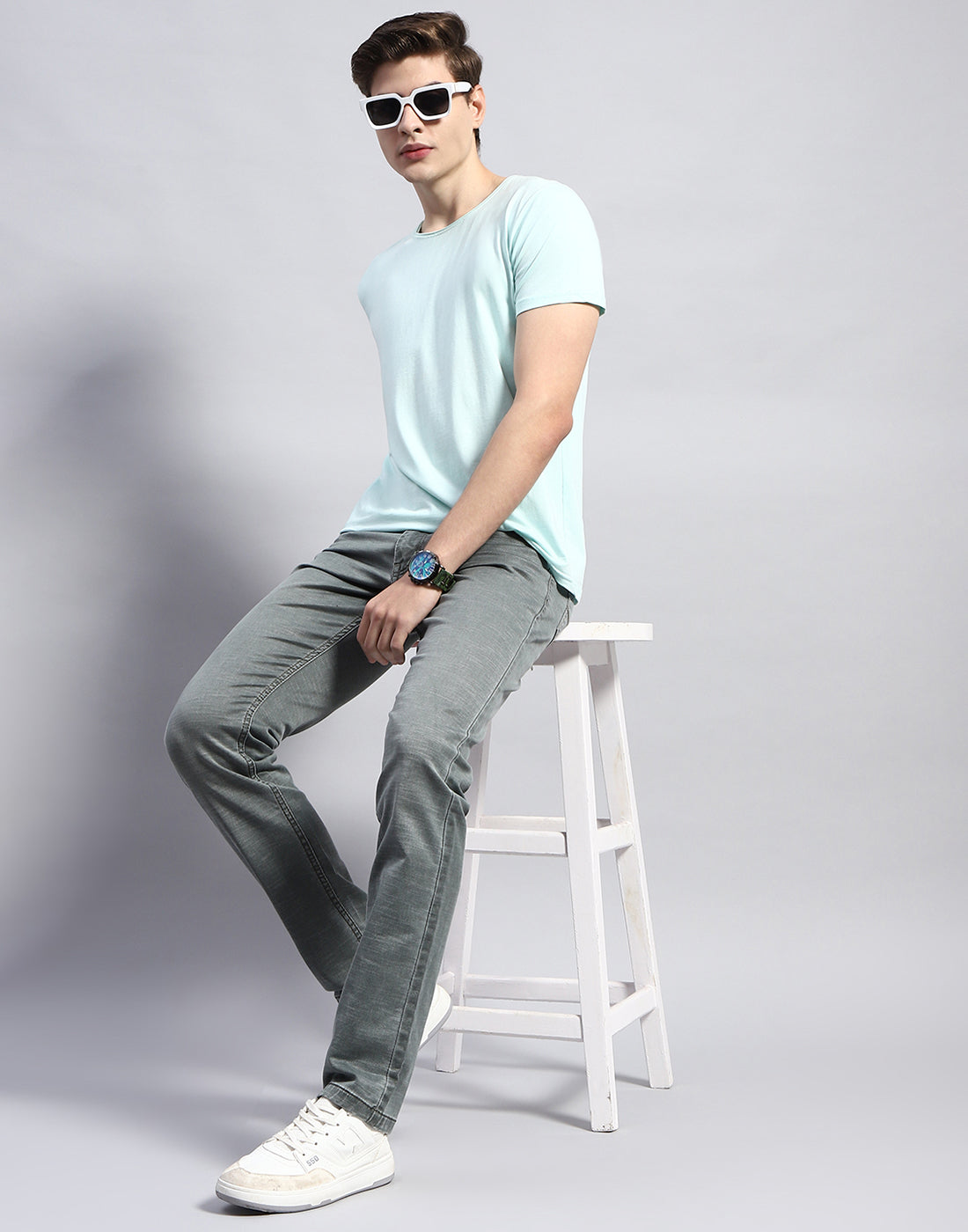 Men Grey Light Wash Narrow Fit Denim