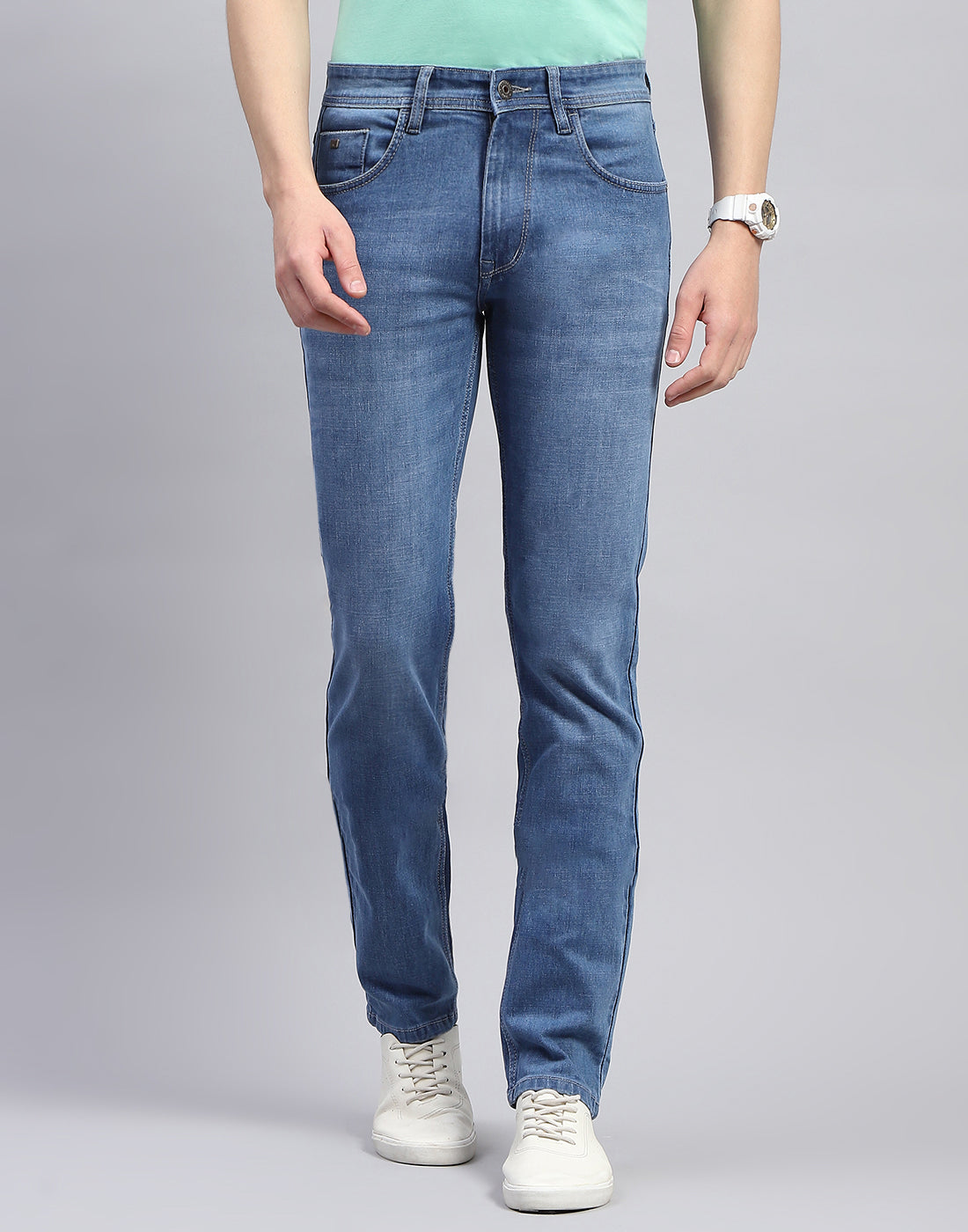 Men Blue Light Wash Narrow Fit Denim