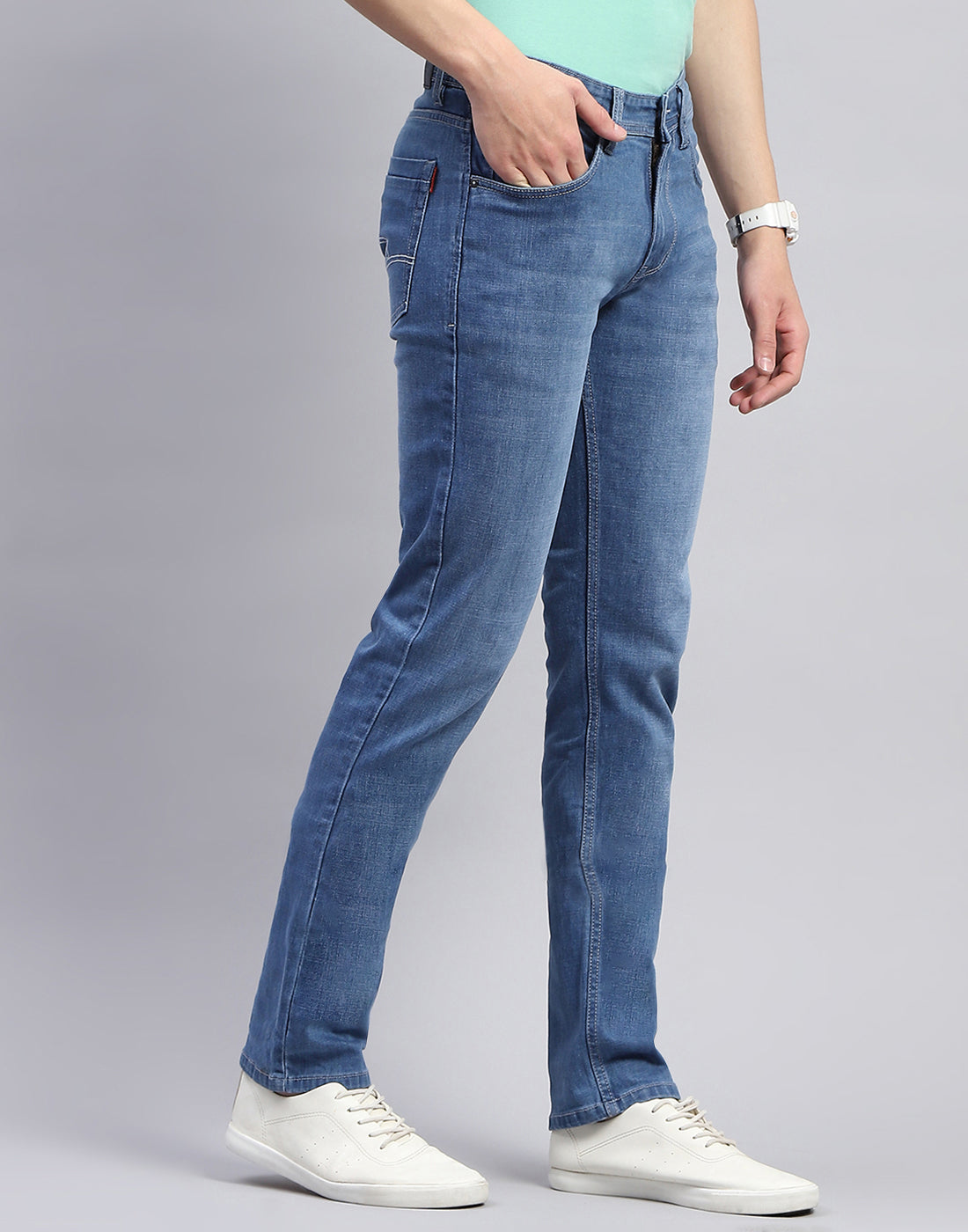 Men Blue Light Wash Narrow Fit Denim