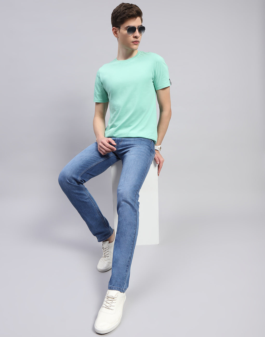 Men Blue Light Wash Narrow Fit Denim