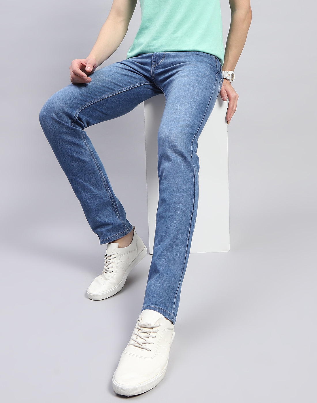 Men Blue Light Wash Narrow Fit Denim
