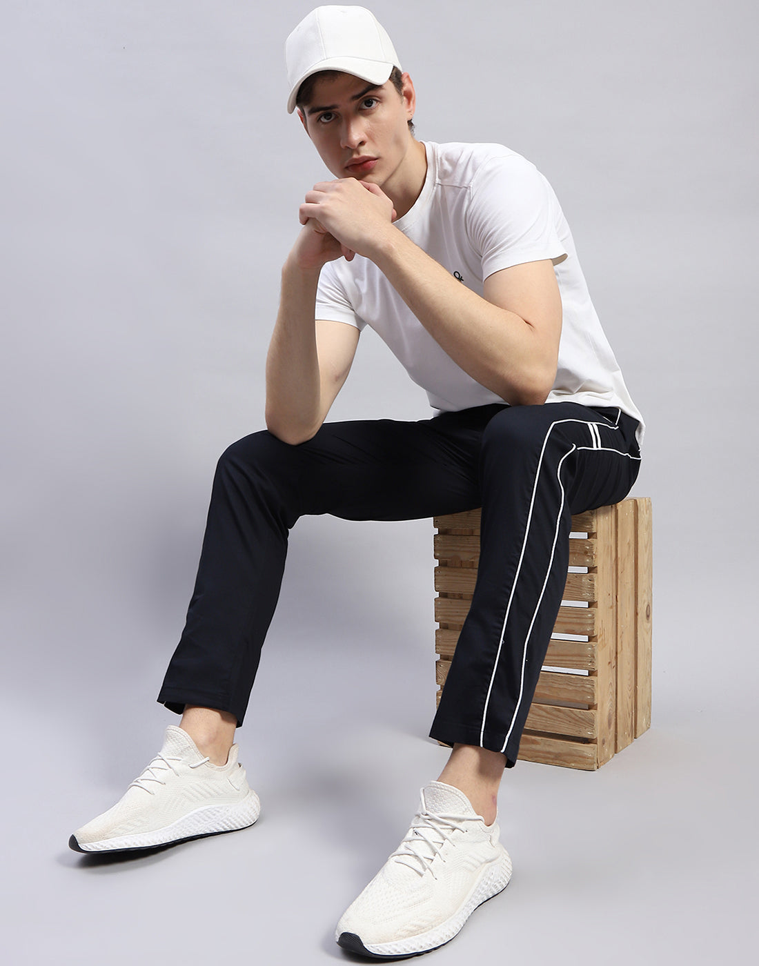 Men Navy Blue Solid Regular Fit Lower