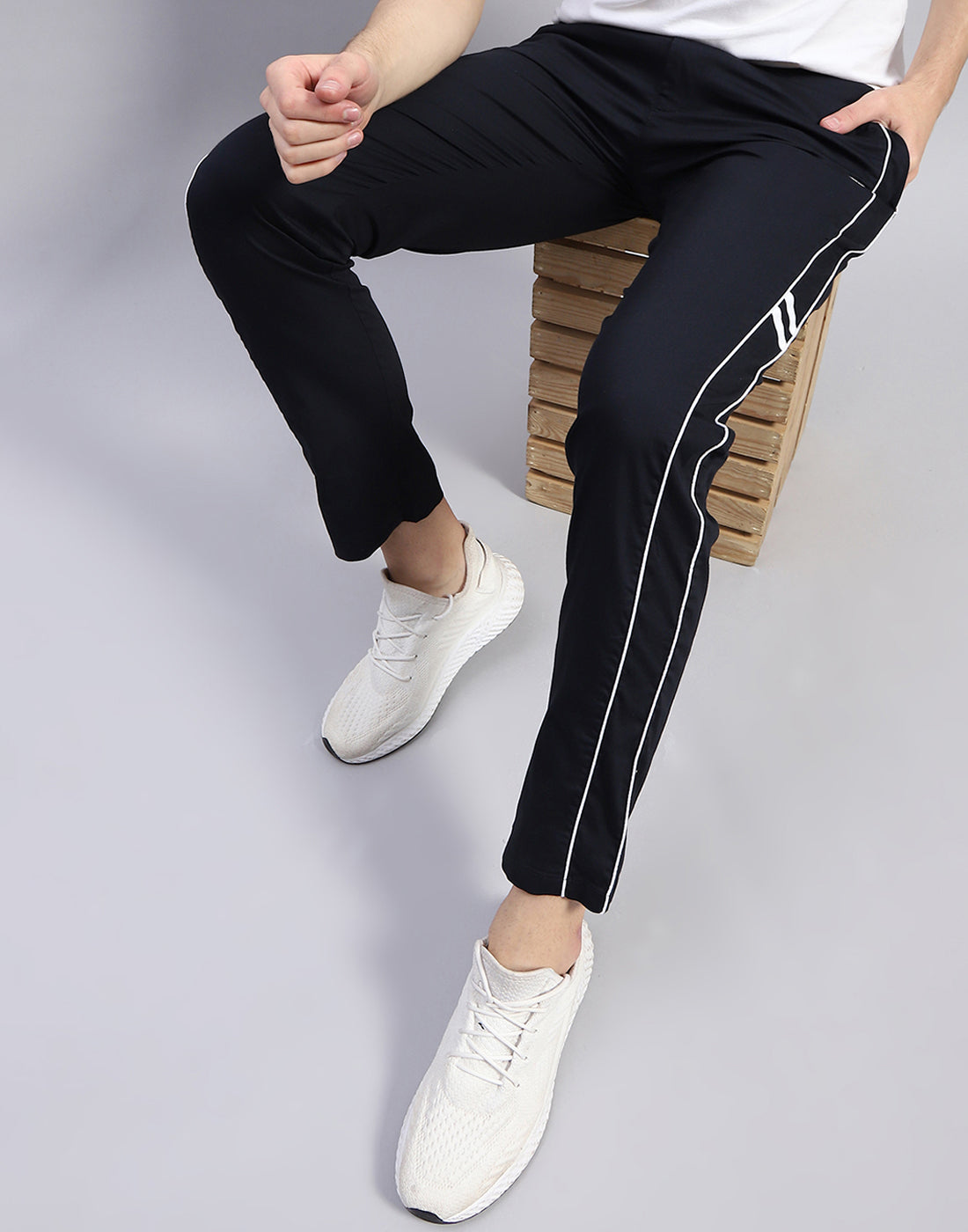 Men Navy Blue Solid Regular Fit Lower