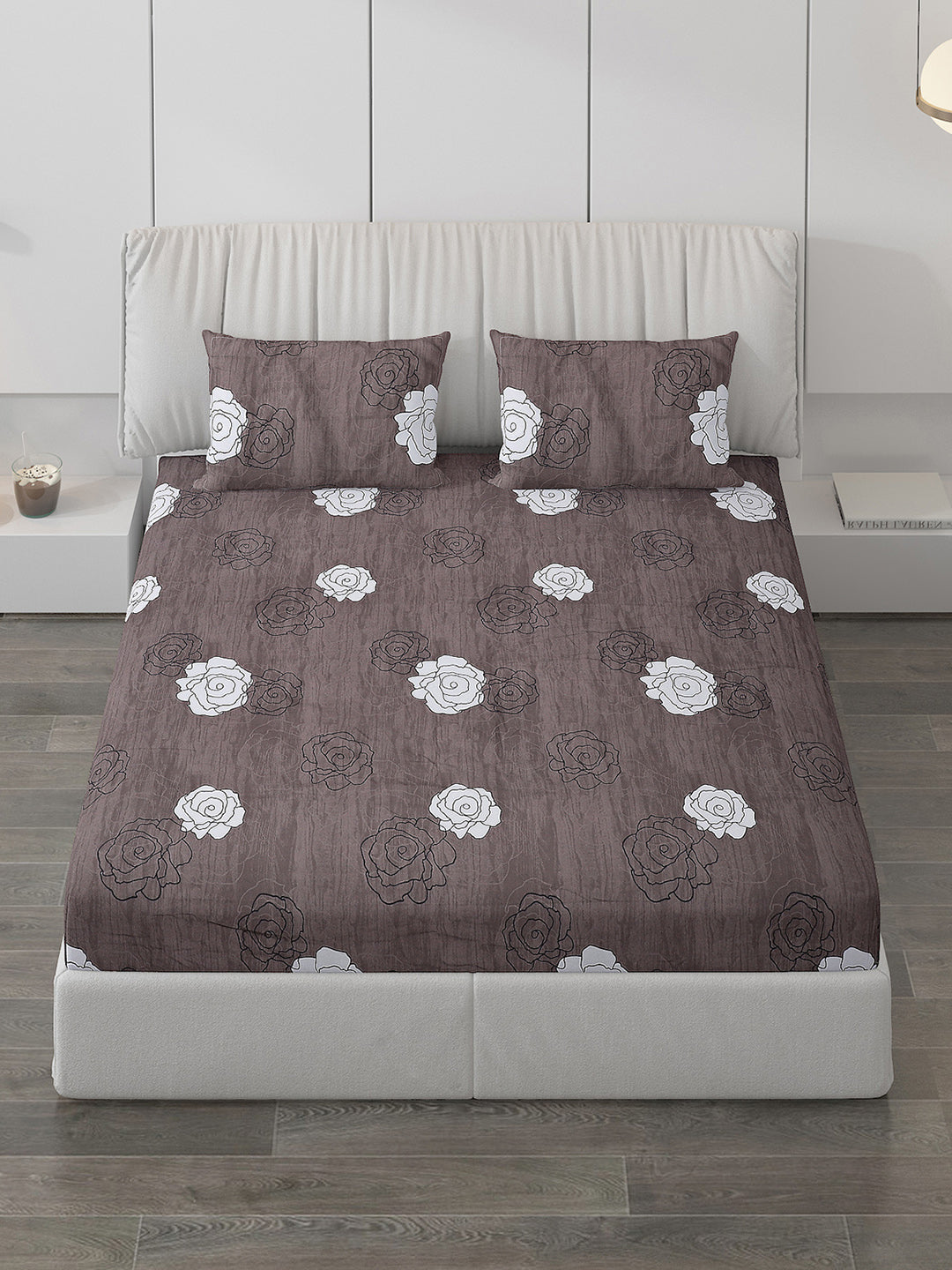 130 GSM Polyester Double Bed Bedsheet with 2 Pillow Covers