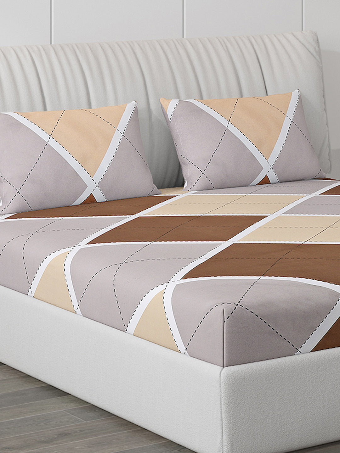 130 GSM Polyester Double Bed Bedsheet with 2 Pillow Covers