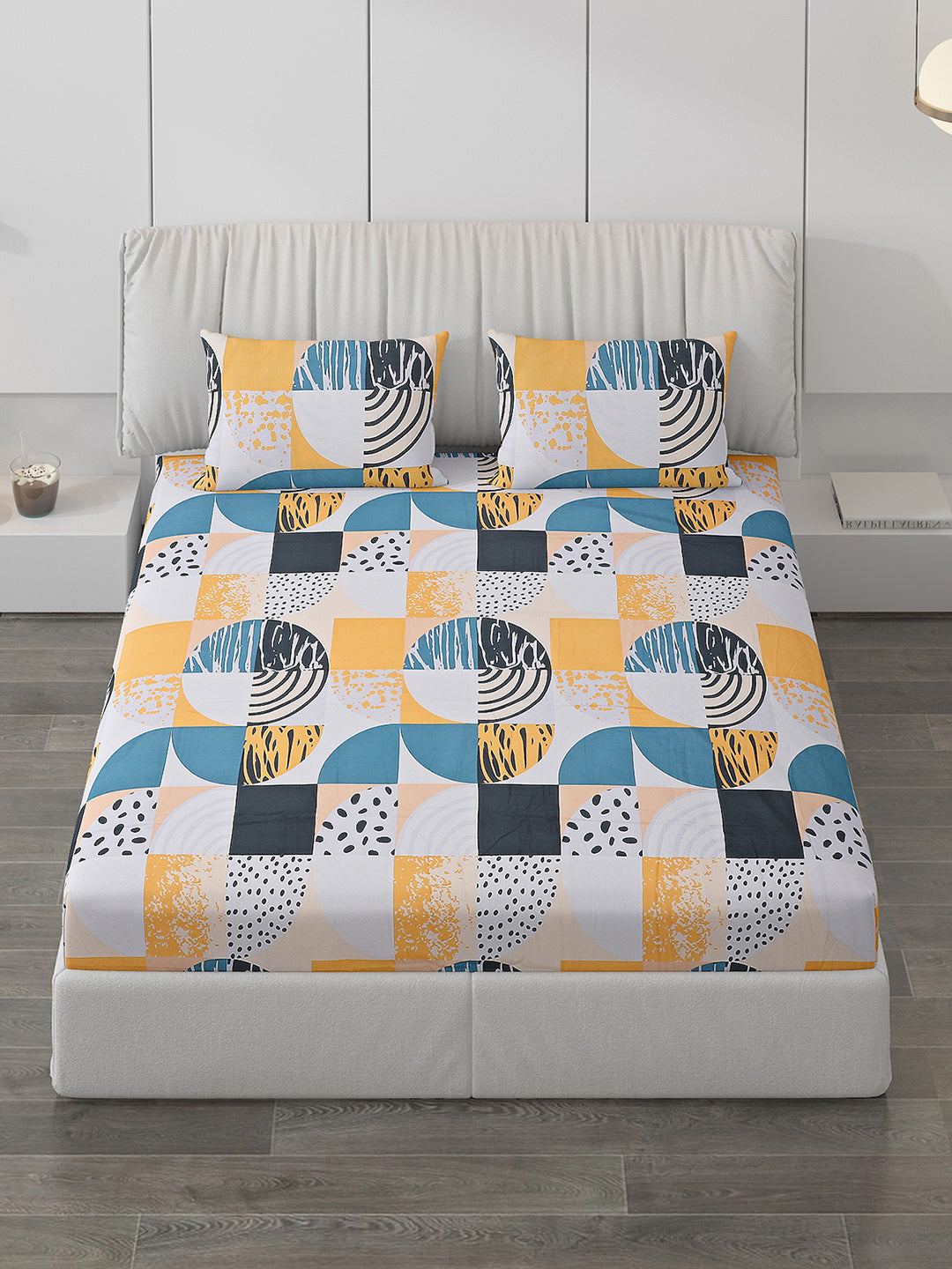 130 GSM Polyester Double Bed Bedsheet with 2 Pillow Covers