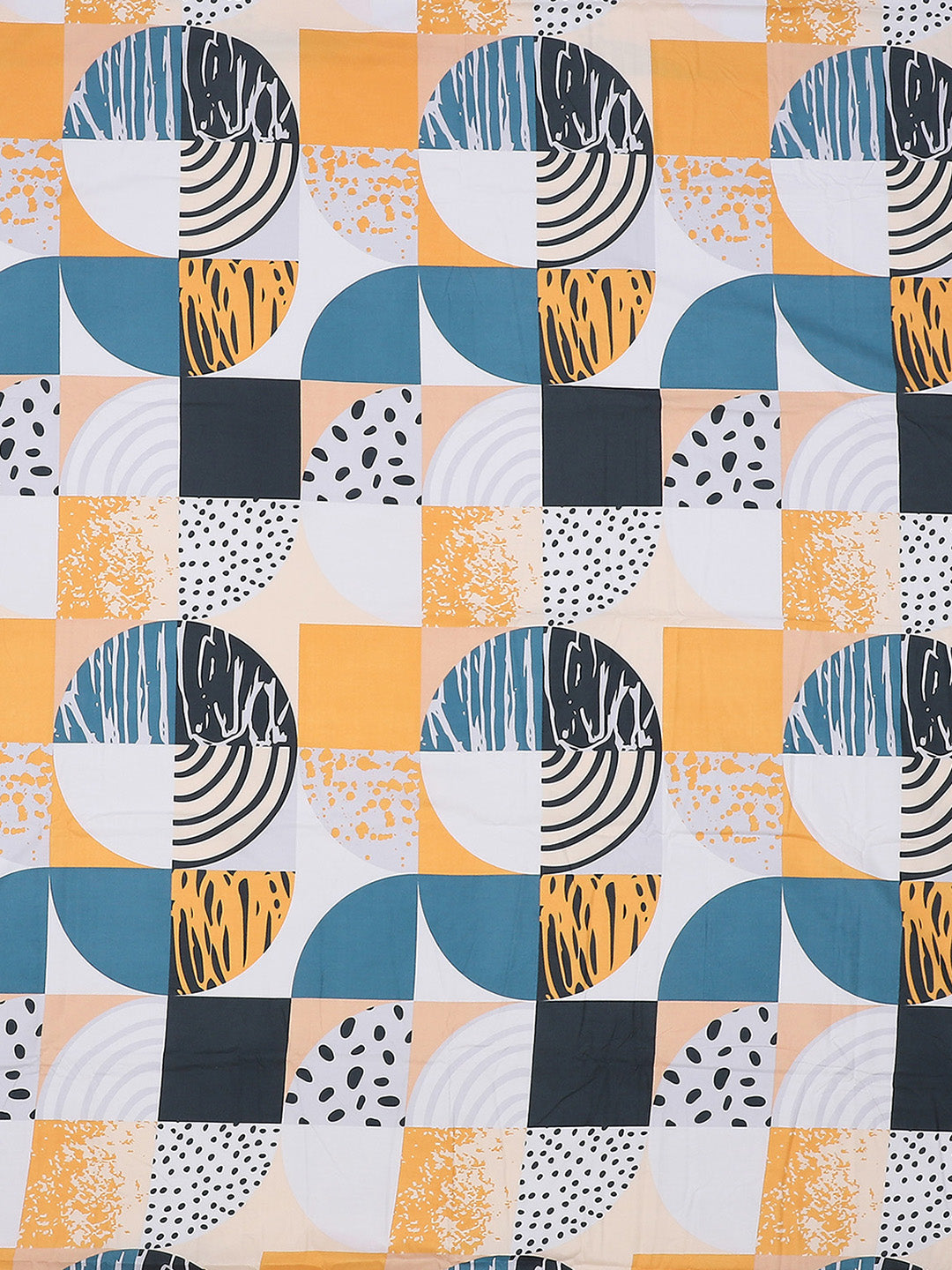 130 GSM Polyester Double Bed Bedsheet with 2 Pillow Covers