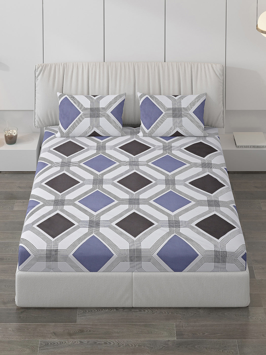 130 GSM Polyester Double Bed Bedsheet with 2 Pillow Covers