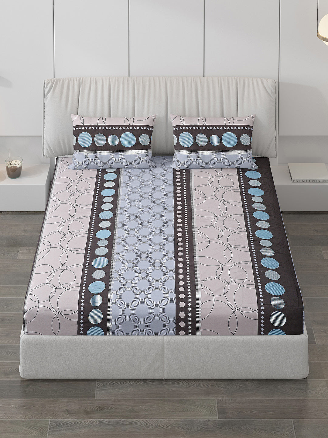 130 GSM Polyester Double Bed Bedsheet with 2 Pillow Covers