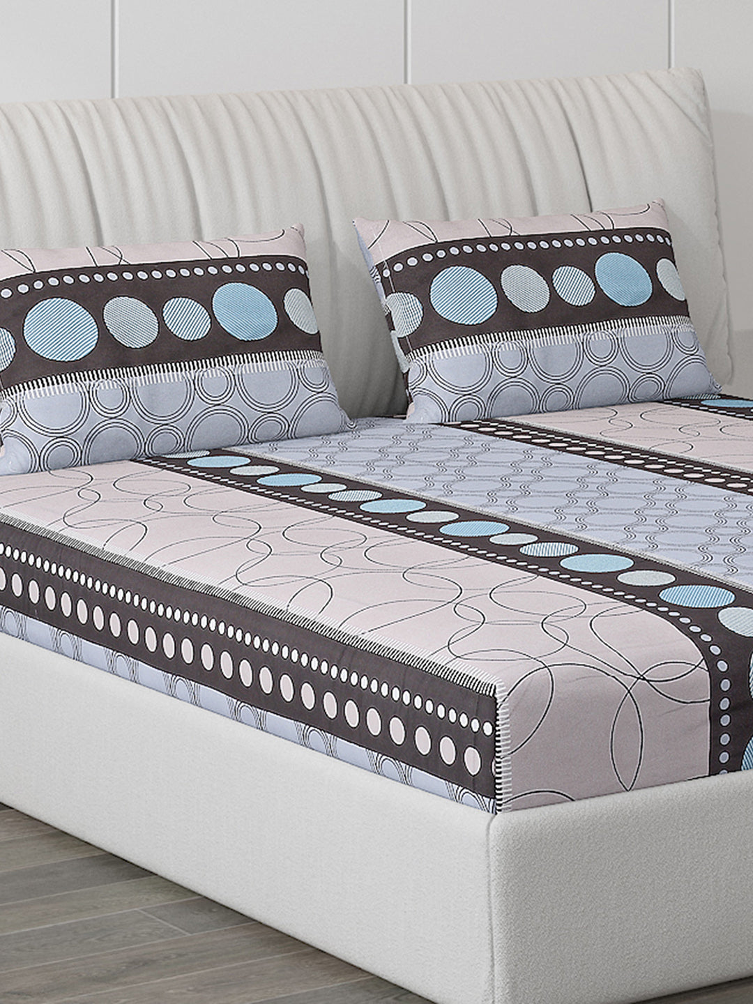 130 GSM Polyester Double Bed Bedsheet with 2 Pillow Covers