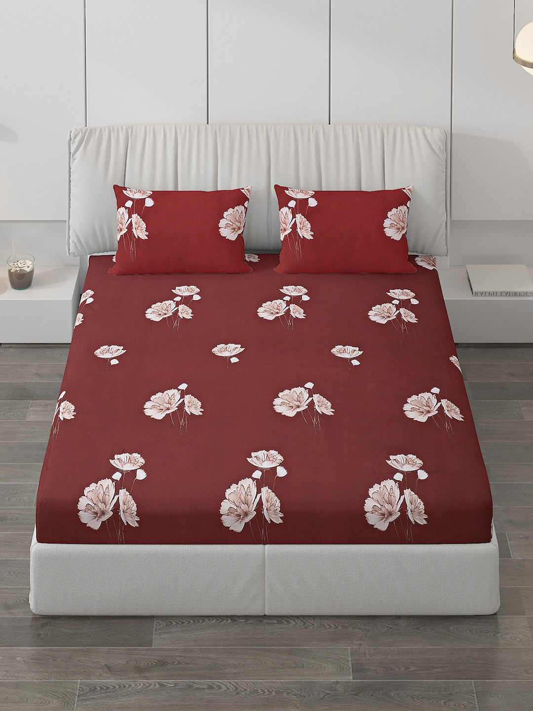 130 GSM Polyester Double Bed Bedsheet with 2 Pillow Covers