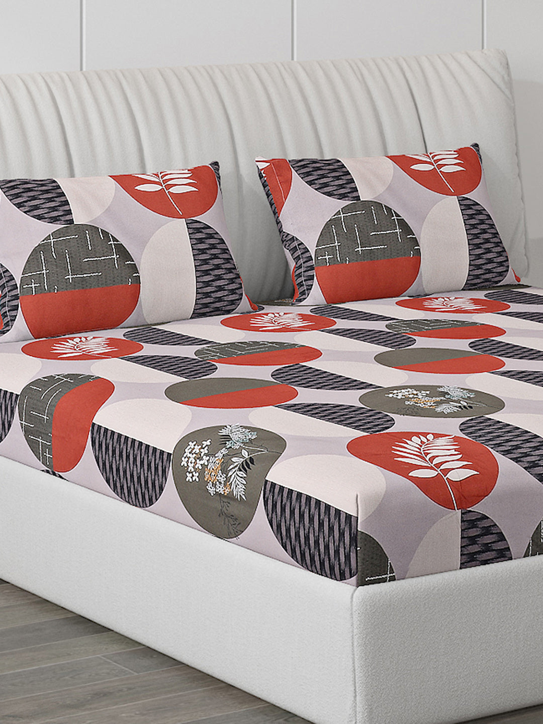 130 GSM Polyester Double Bed Bedsheet with 2 Pillow Covers