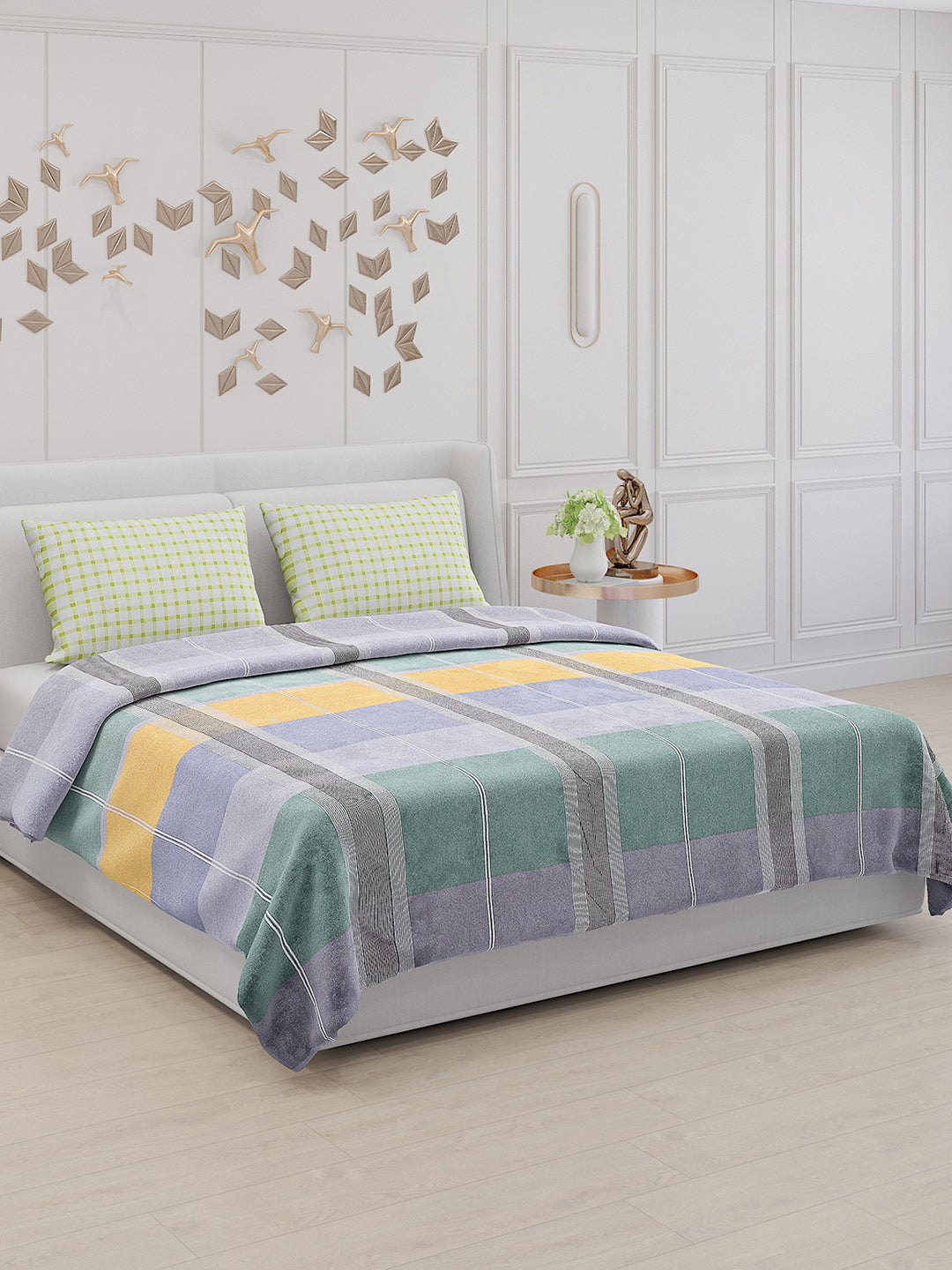 130 GSM Polyester Double Bed Bedsheet with 2 Pillow Covers