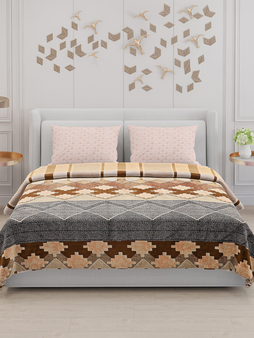 130 GSM Polyester Double Bed Bedsheet with 2 Pillow Covers