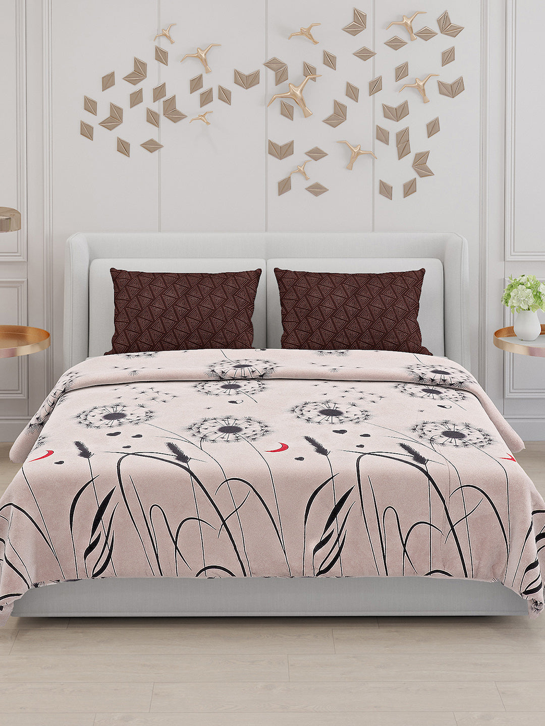 130 GSM Polyester Double Bed Bedsheet with 2 Pillow Covers