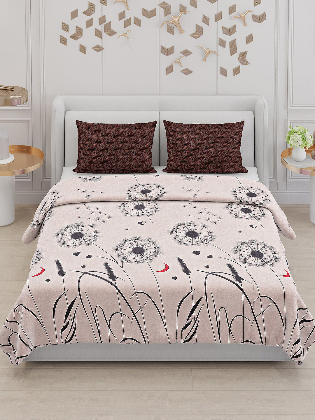 130 GSM Polyester Double Bed Bedsheet with 2 Pillow Covers