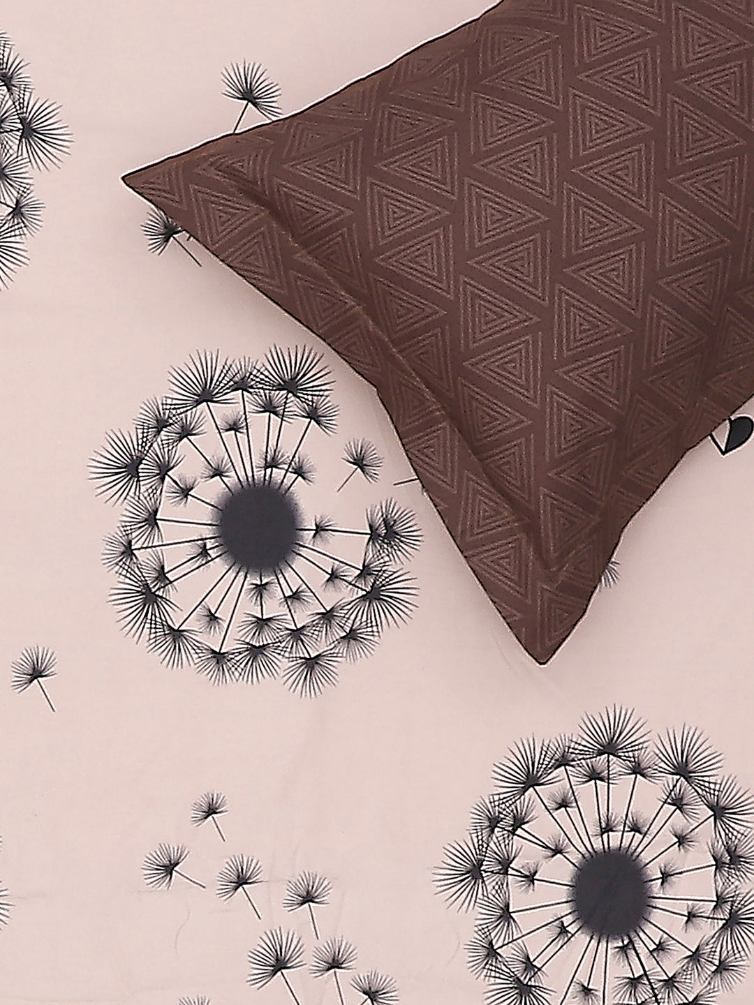 130 GSM Polyester Double Bed Bedsheet with 2 Pillow Covers