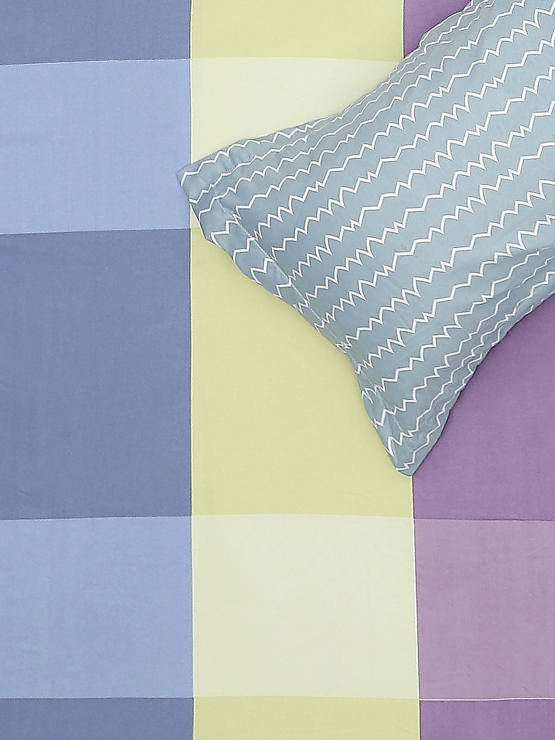 130 GSM Polyester Double Bed Bedsheet with 2 Pillow Covers