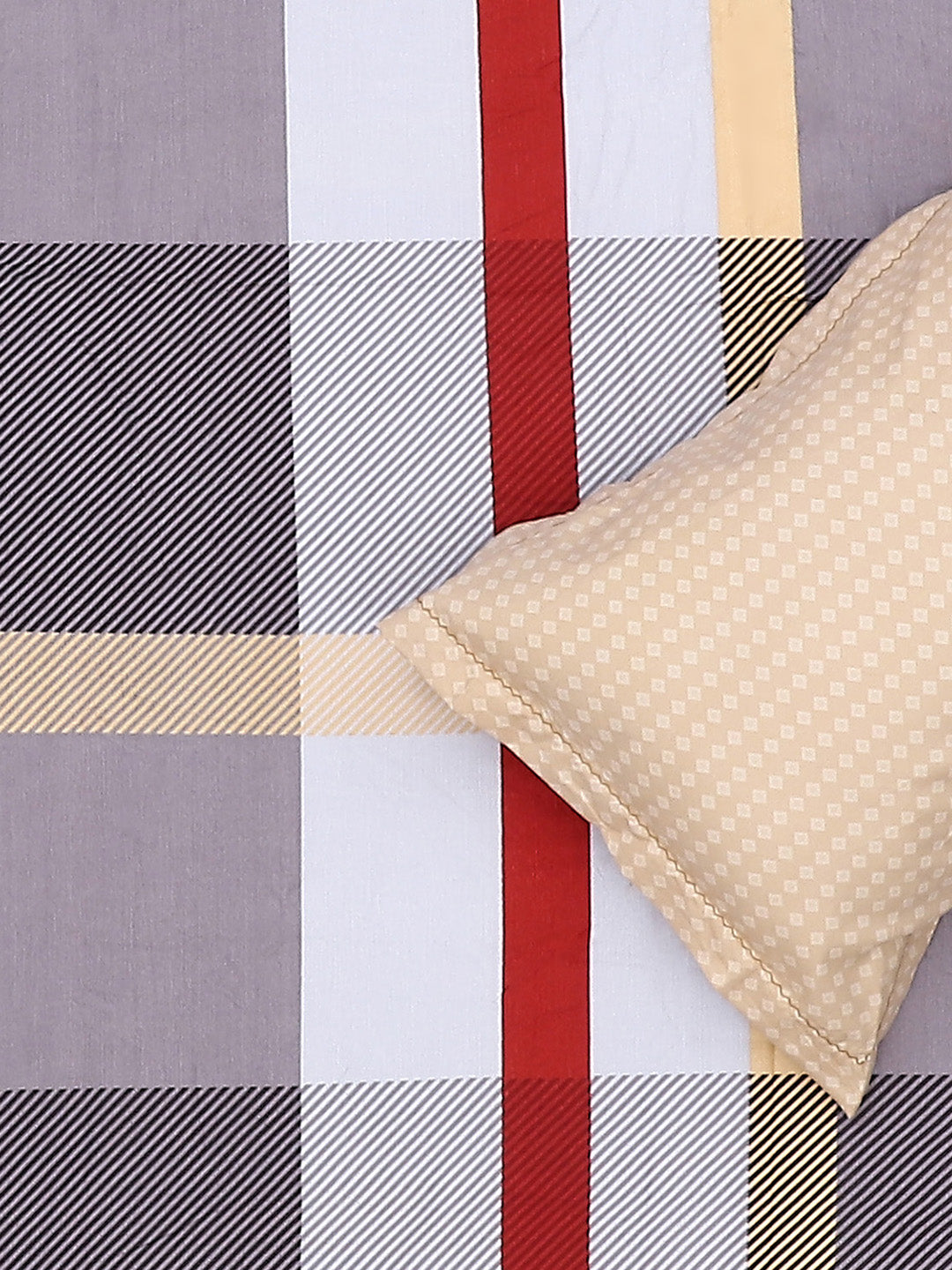 130 GSM Polyester Double Bed Bedsheet with 2 Pillow Covers