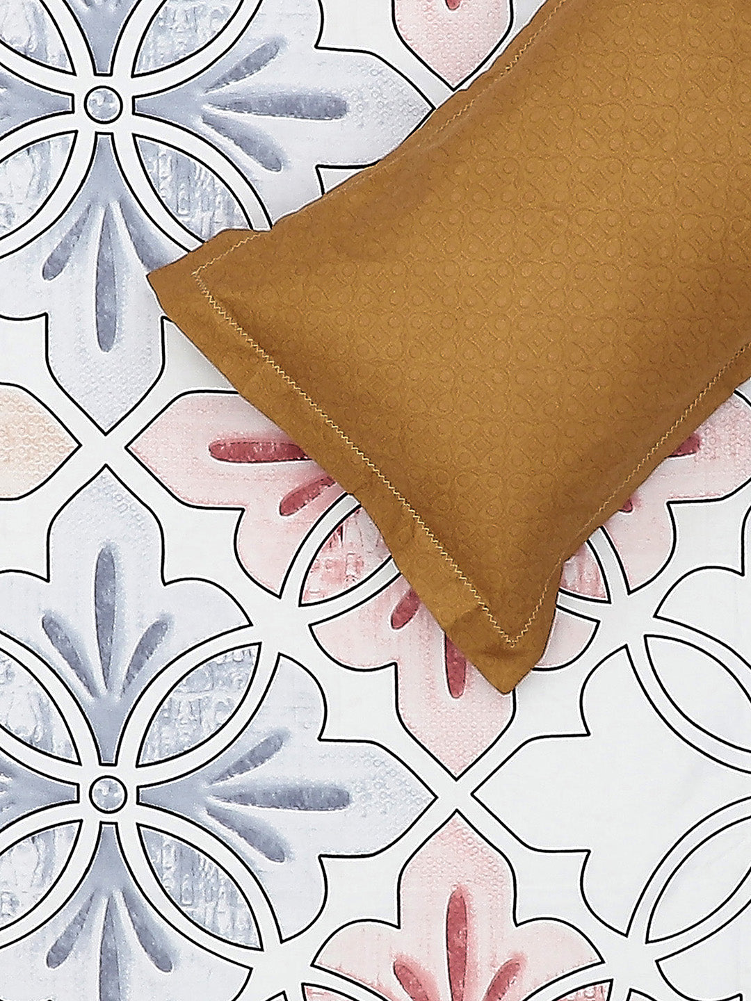 130 GSM Polyester Double Bed Bedsheet with 2 Pillow Covers