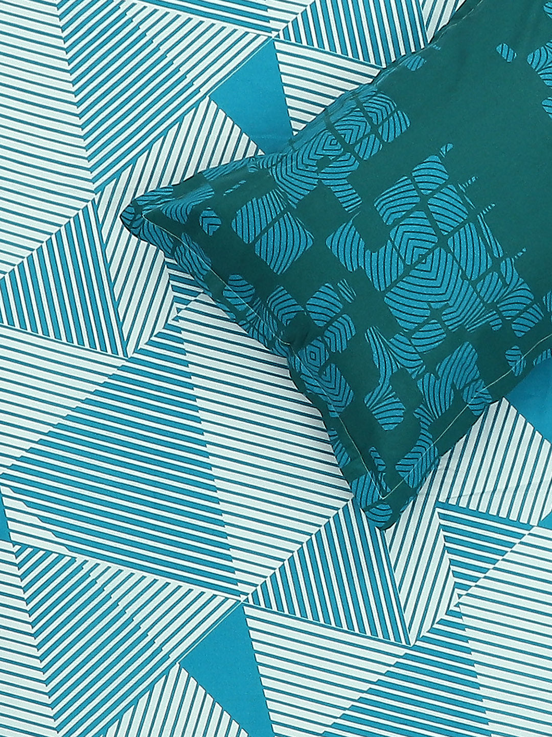 MOCA by Monte Carlo 104 TC Cotton Double Bedsheet with 2 Pillow Covers