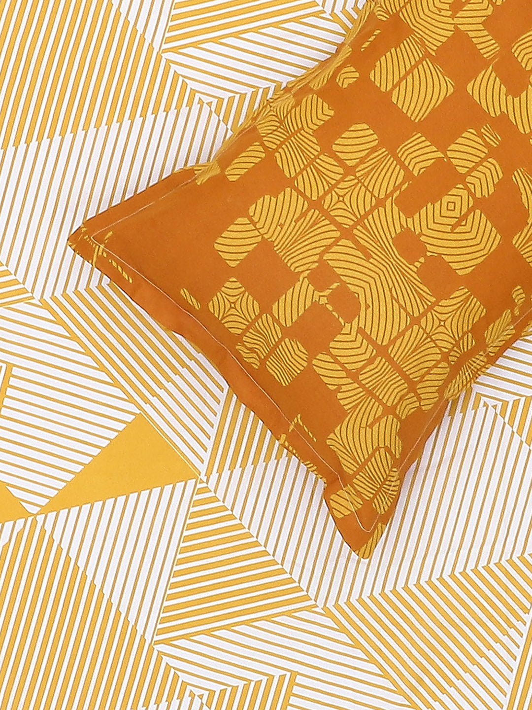 MOCA by Monte Carlo 104 TC Cotton Double Bedsheet with 2 Pillow Covers