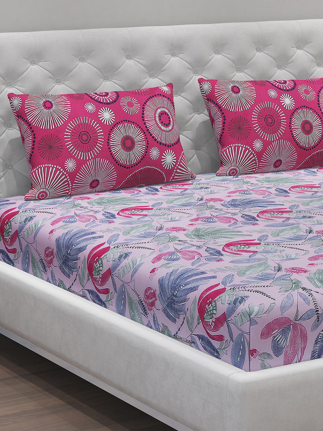 MOCA by Monte Carlo 104 GSM Cotton Double Bedsheet With 2 Pillow Covers