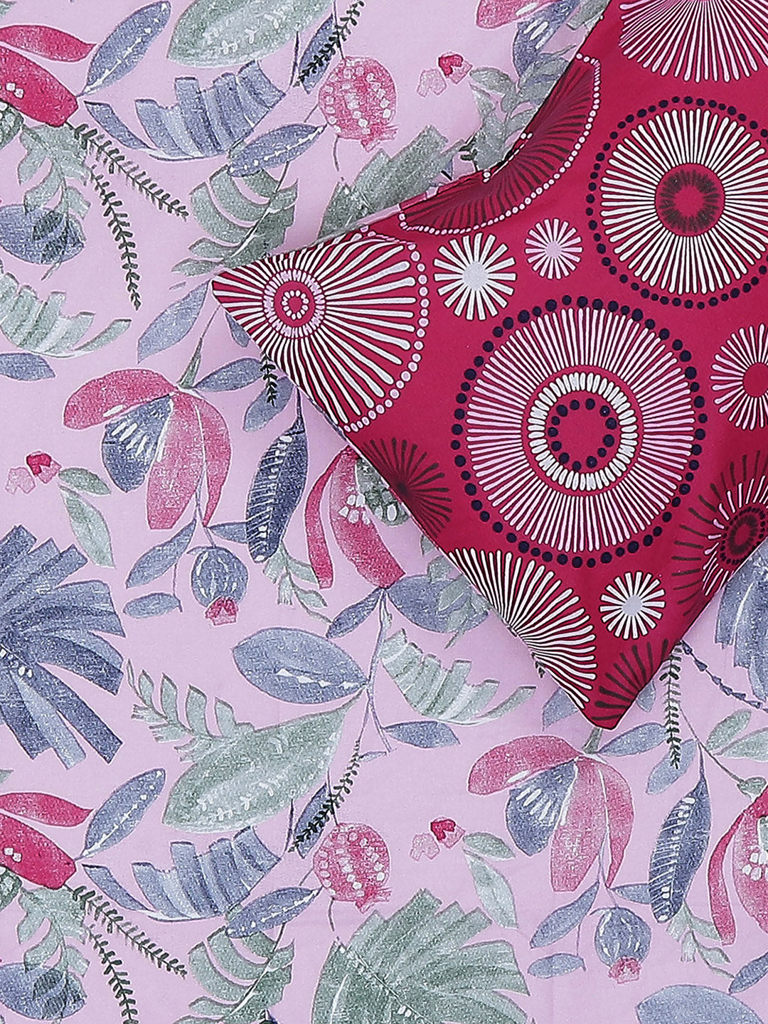 MOCA by Monte Carlo 104 GSM Cotton Double Bedsheet With 2 Pillow Covers