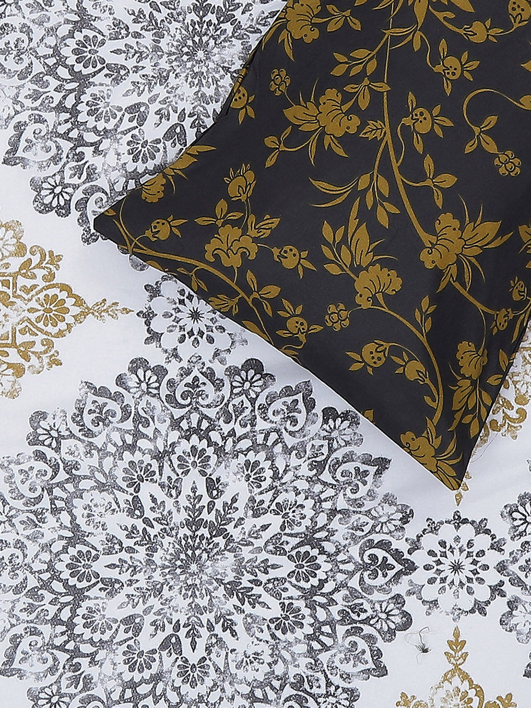 MOCA by Monte Carlo 104 GSM Cotton Double Bedsheet With 2 Pillow Covers