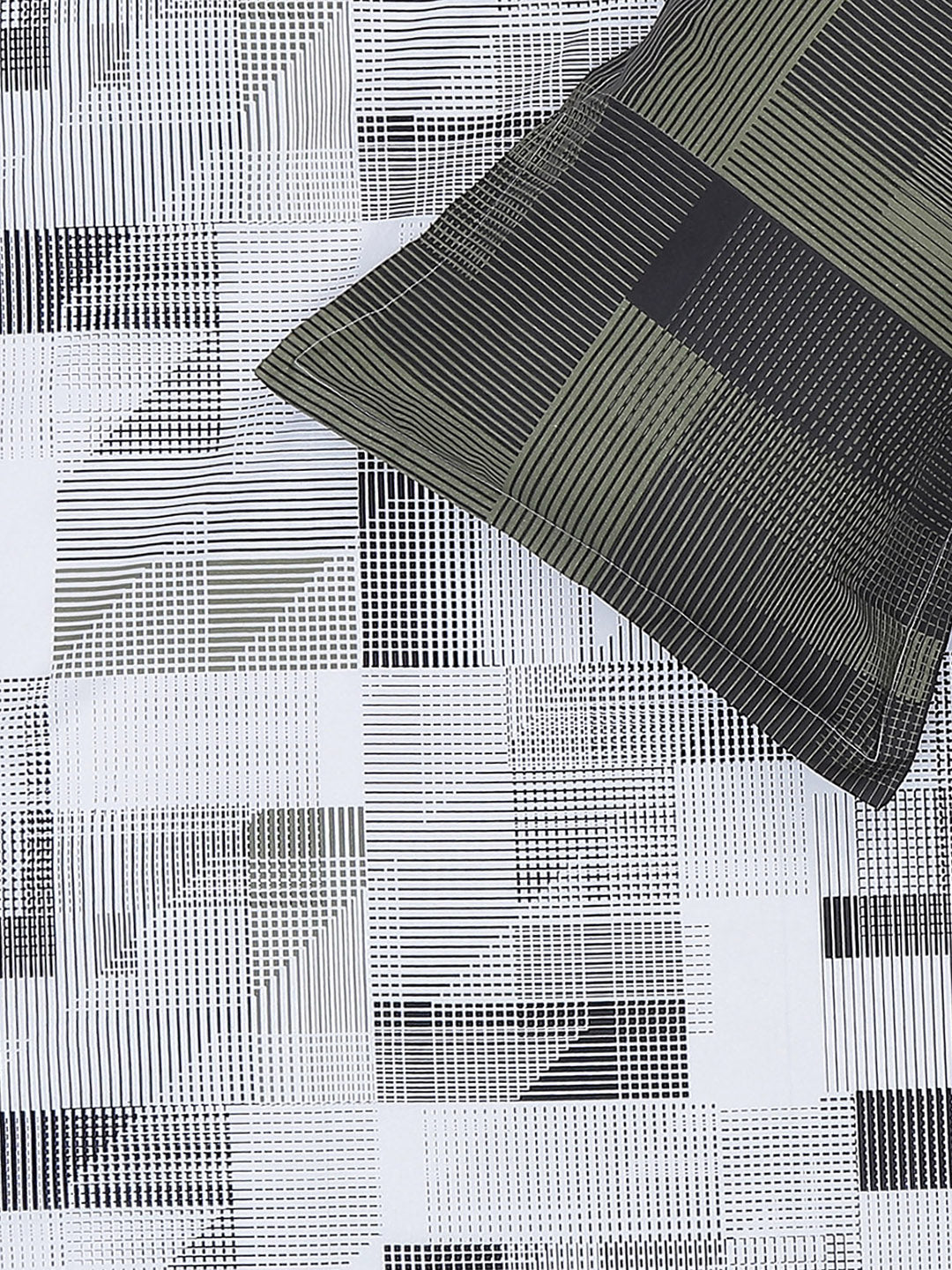 MOCA by Monte Carlo 104 GSM Cotton Double Bedsheet (2 Pcs Set)