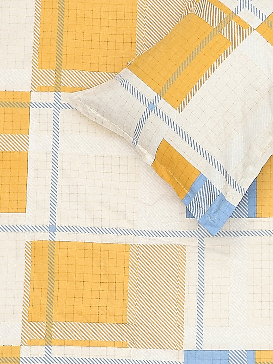 130 GSM Polyester Double Bed Bedsheet with 2 Pillow Covers