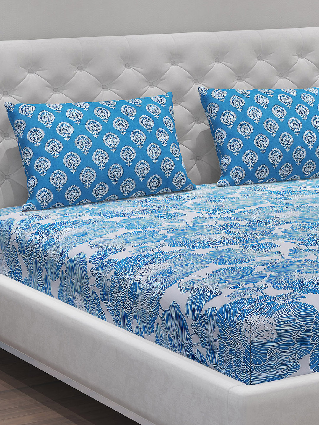 MOCA by Monte Carlo 144 TC Cotton King Bedsheet with 2 Pillow Covers