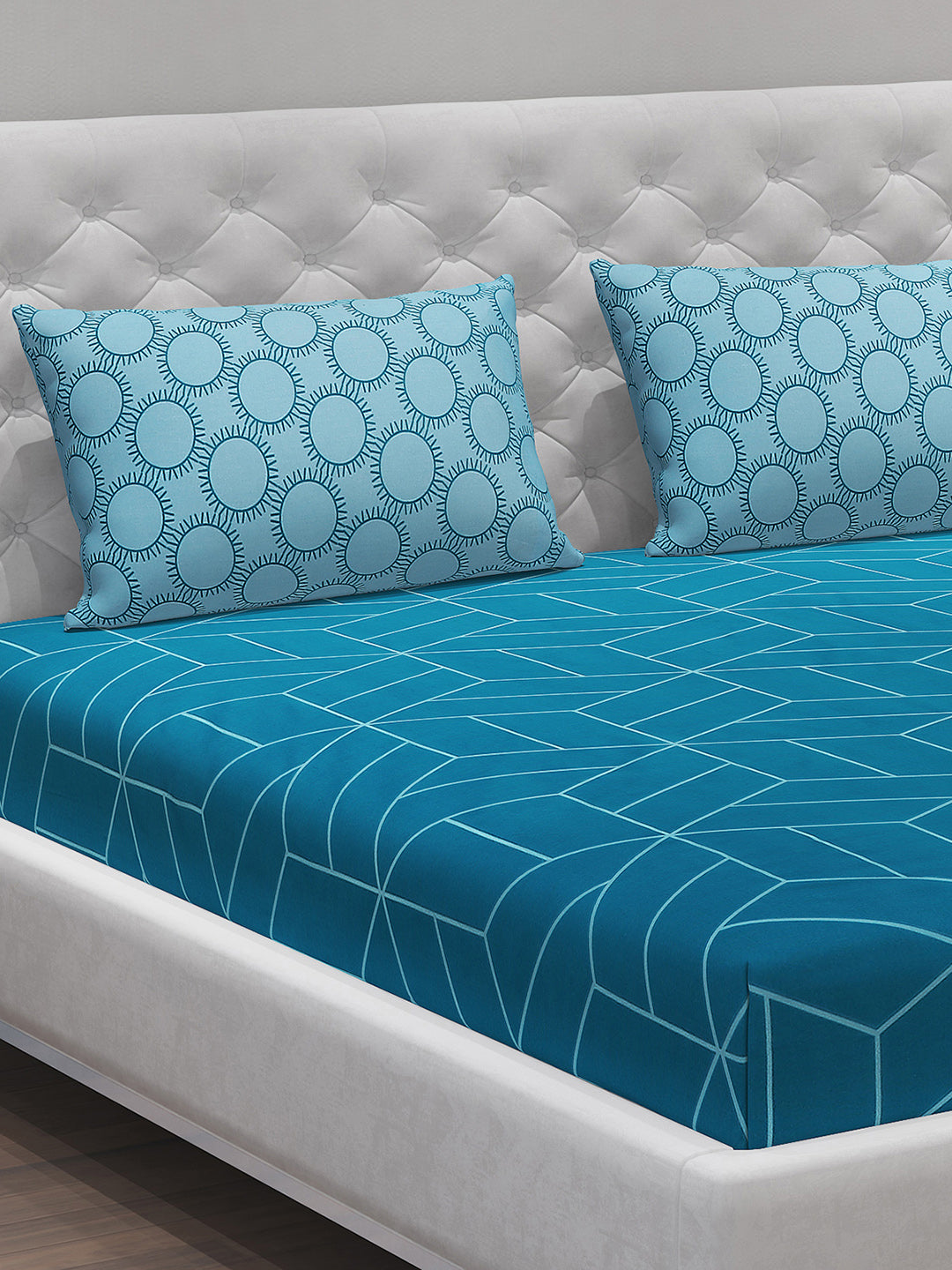 MOCA by Monte Carlo 144 TC Cotton King Bedsheet with 2 Pillow Covers