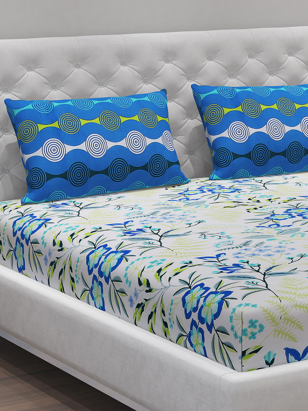 MOCA by Monte Carlo 144 TC Cotton King Bedsheet with 2 Pillow Covers