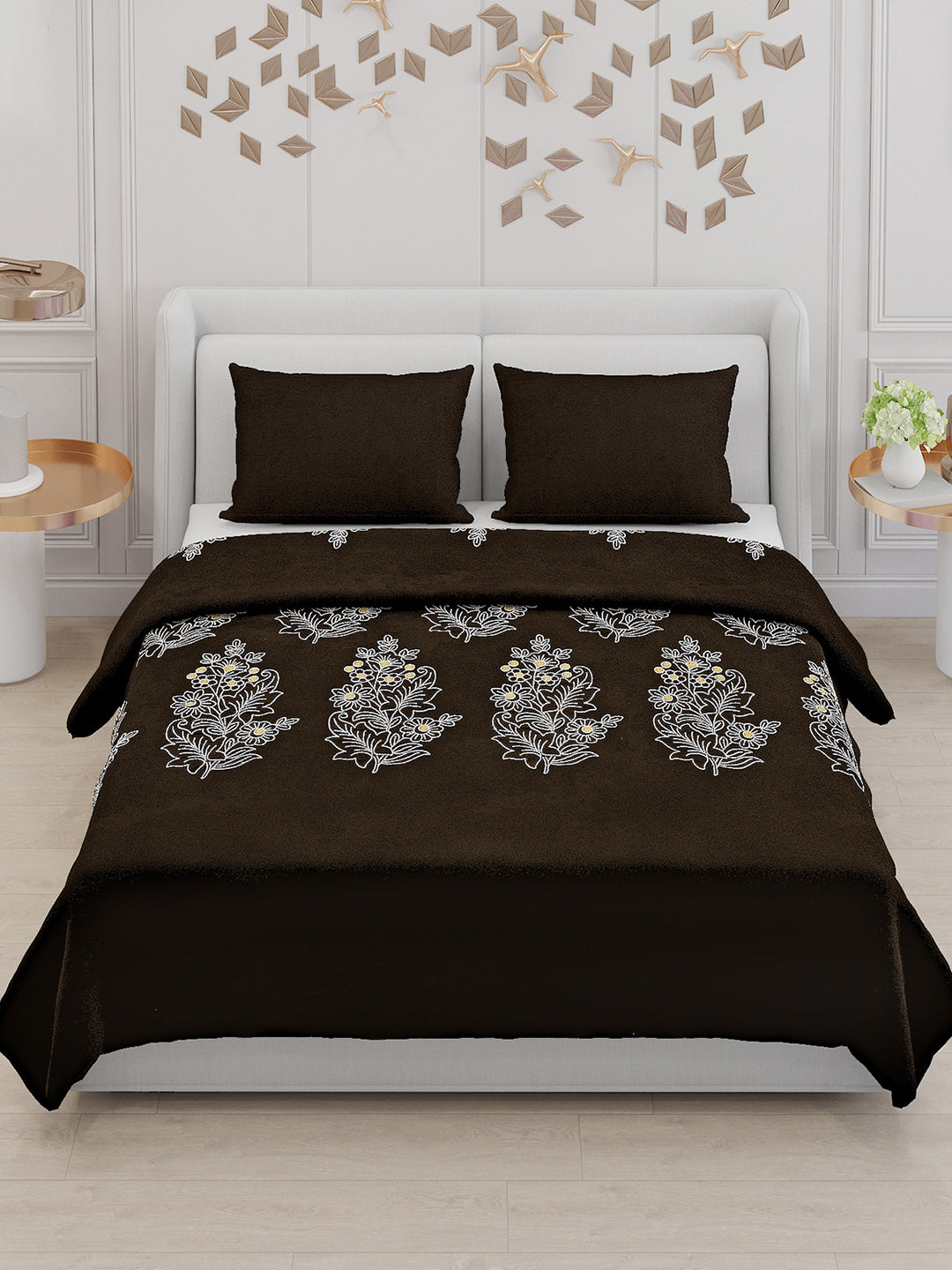115 GSM Polyester Double Bed Bedsheet with 2 Pillow Covers