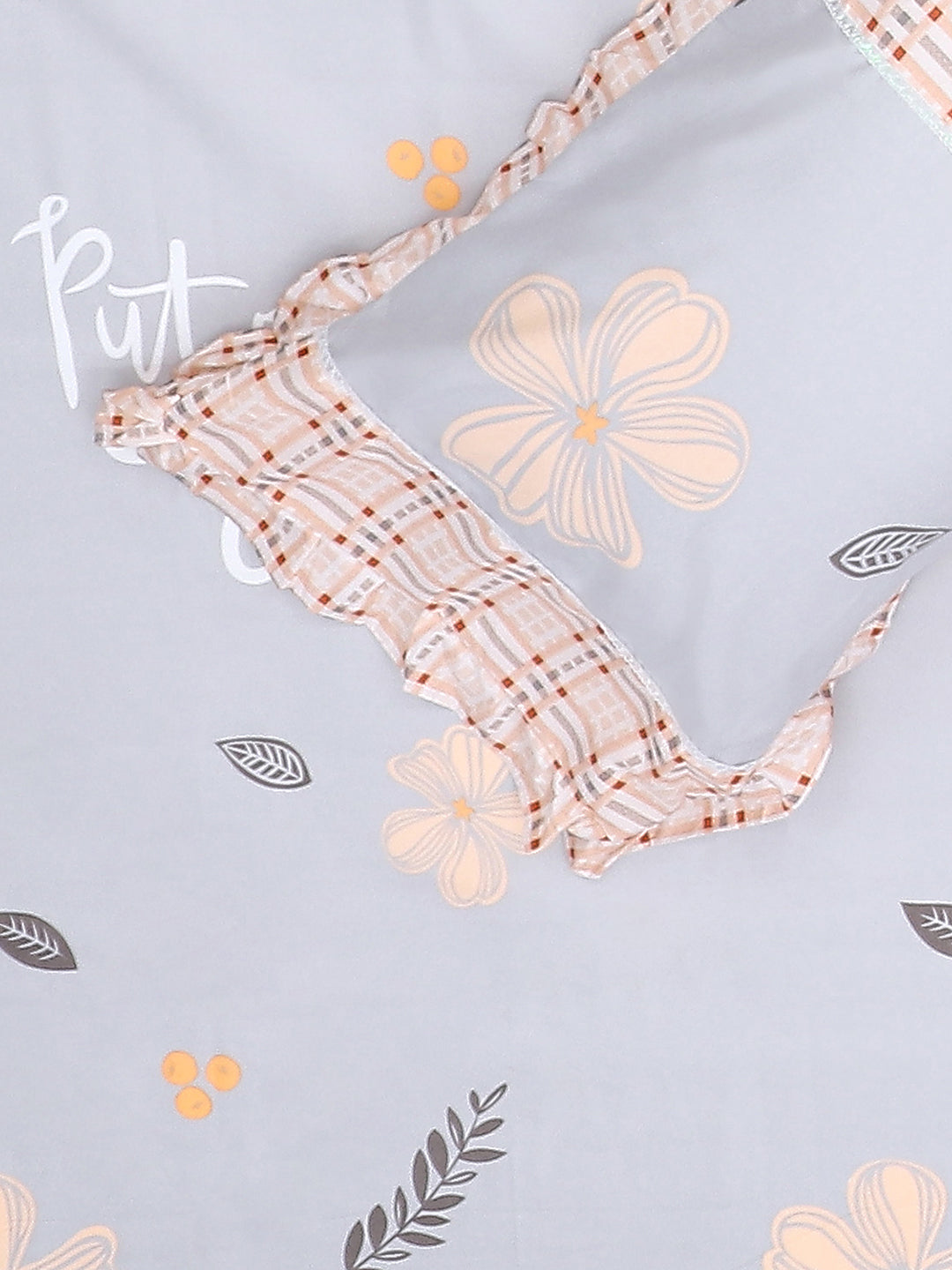 130 GSM Polyester Double Bed Bedsheet with 2 Pillow Covers