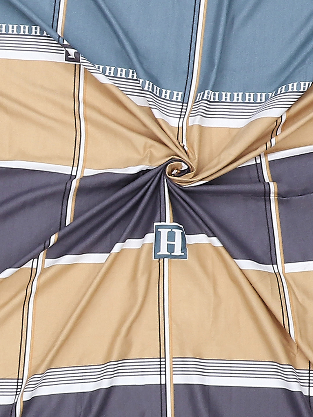 140 GSM Polyester Double Bed Bedsheet with 2 Pillow Covers