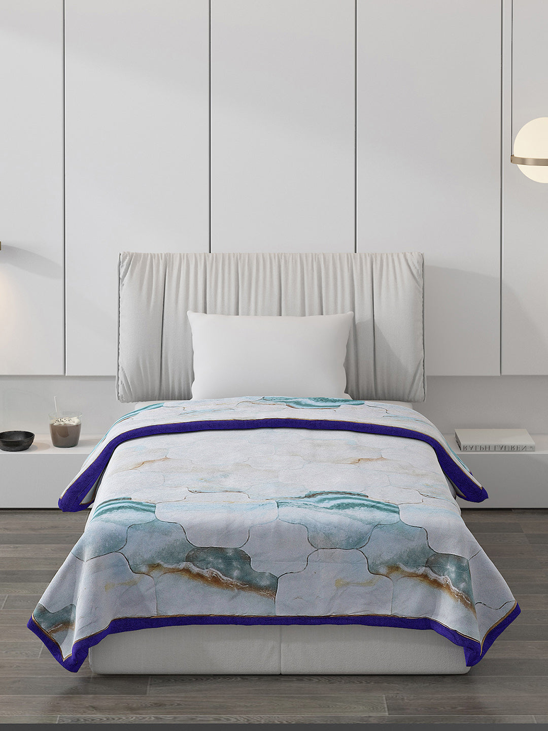 Printed 100% Polyester Single Bed Comforter for AC Room