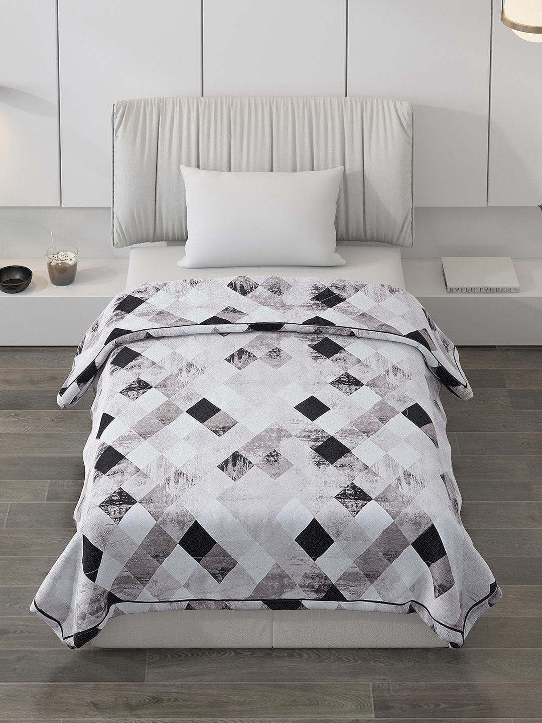 Printed 100% Polyester Single Bed Comforter for AC Room