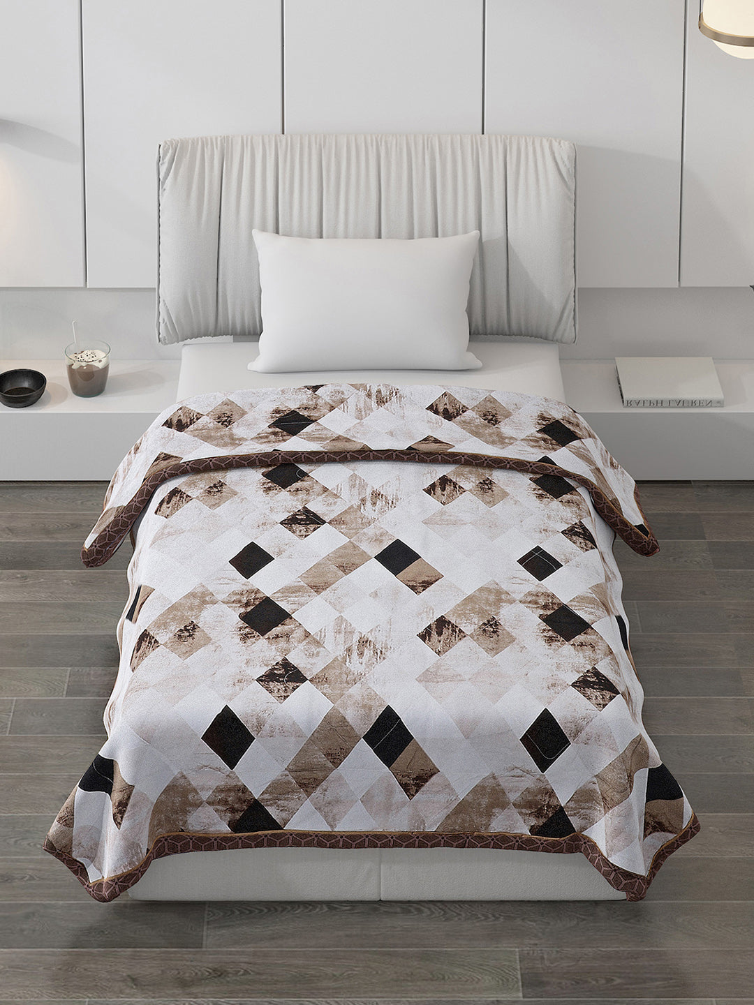 Printed 100% Polyester Single Bed Comforter for AC Room