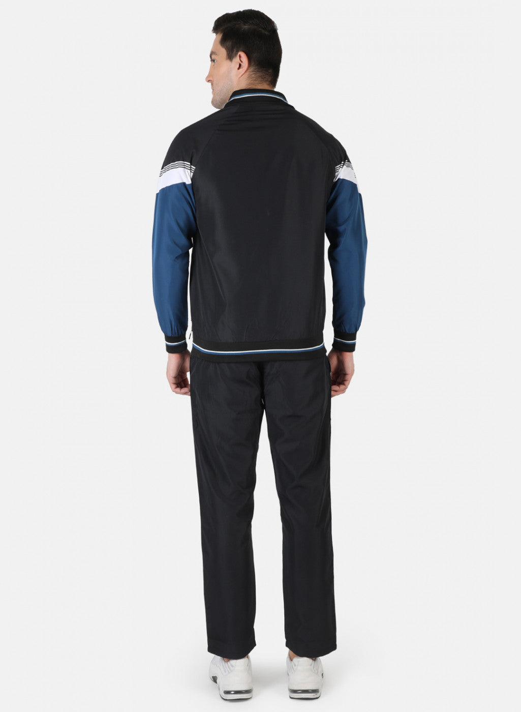 Men Black Plain Tracksuit