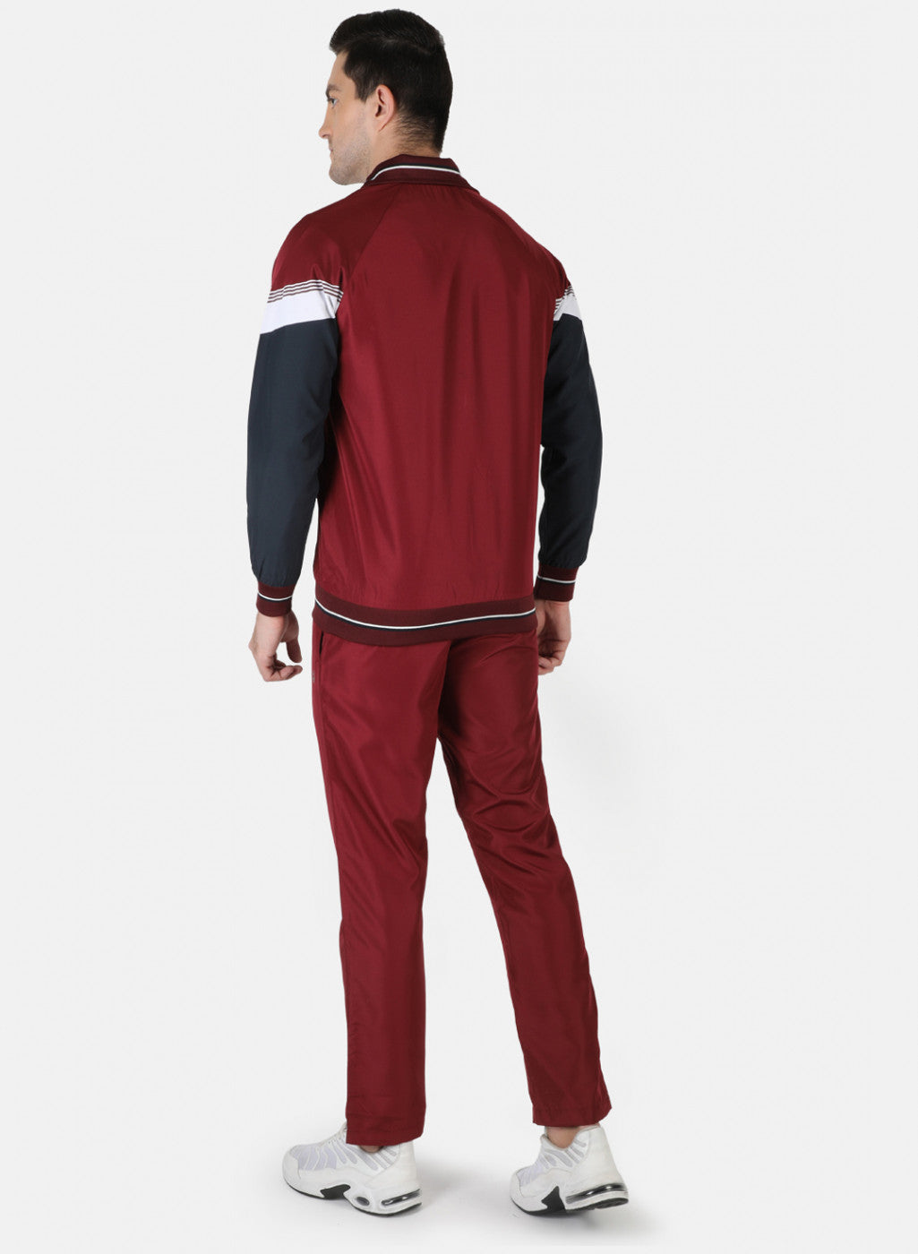 Men Maroon Plain Tracksuit