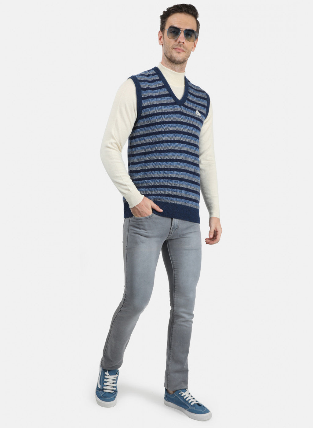 Men Blue Solid Sweater