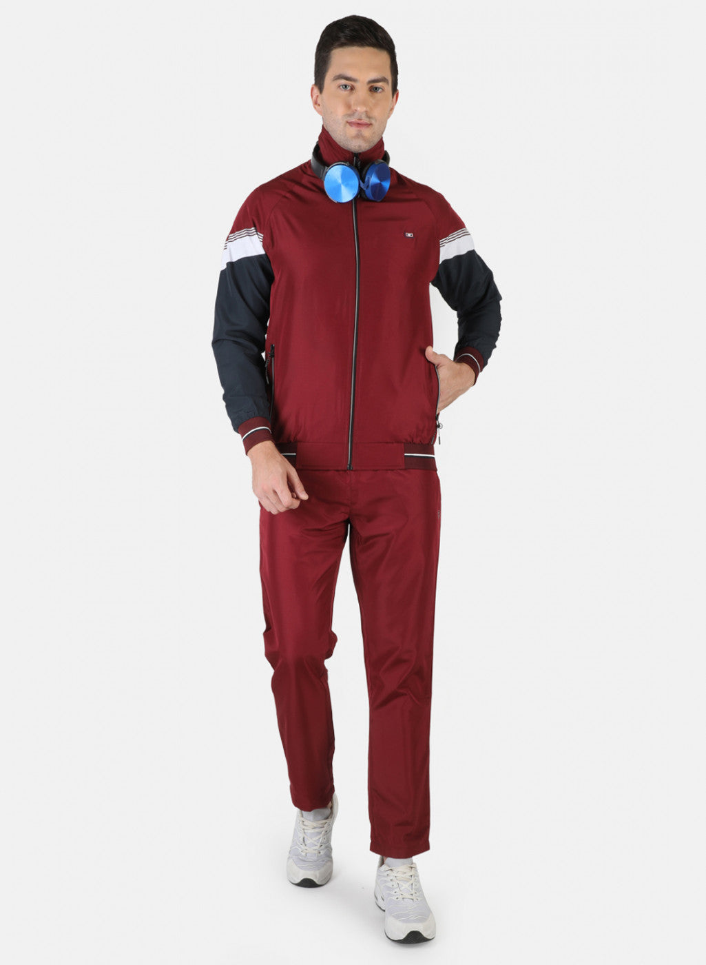 Men Maroon Plain Tracksuit