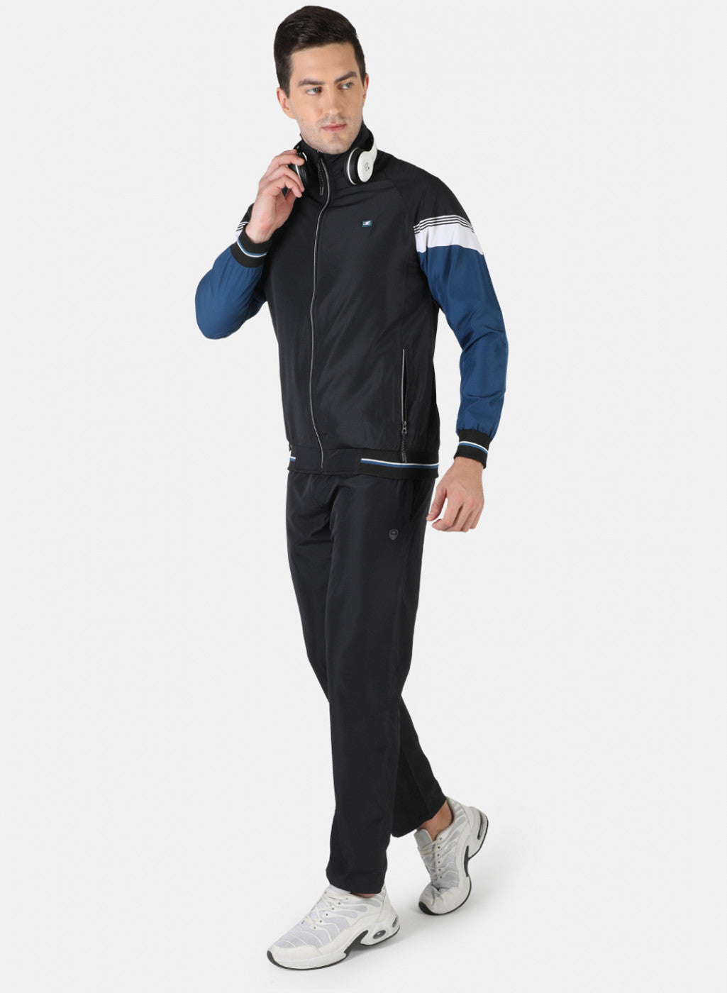 Men Black Plain Tracksuit